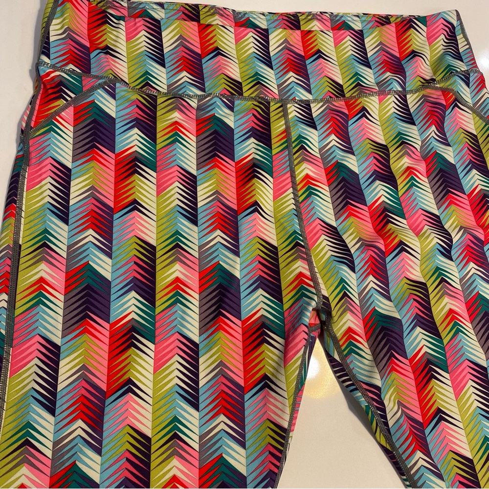 Fabletics Multicolor Chevron Cropped Leggings Pin… - image 3